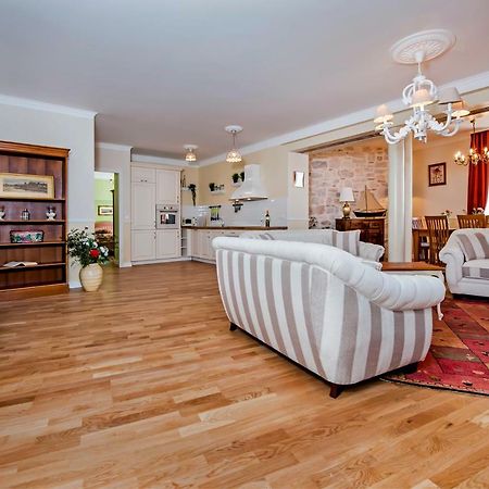 Adriatic Royal Sea View Apartment Ровінь Екстер'єр фото
