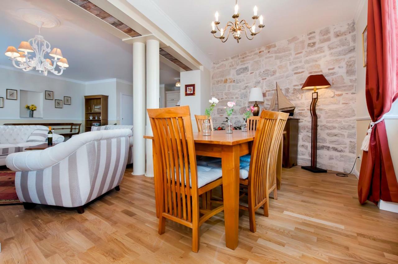 Adriatic Royal Sea View Apartment Ровінь Екстер'єр фото