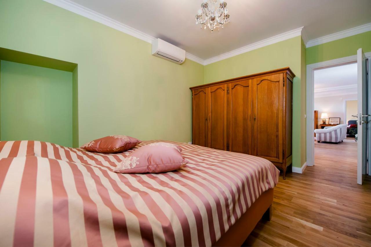Adriatic Royal Sea View Apartment Ровінь Екстер'єр фото