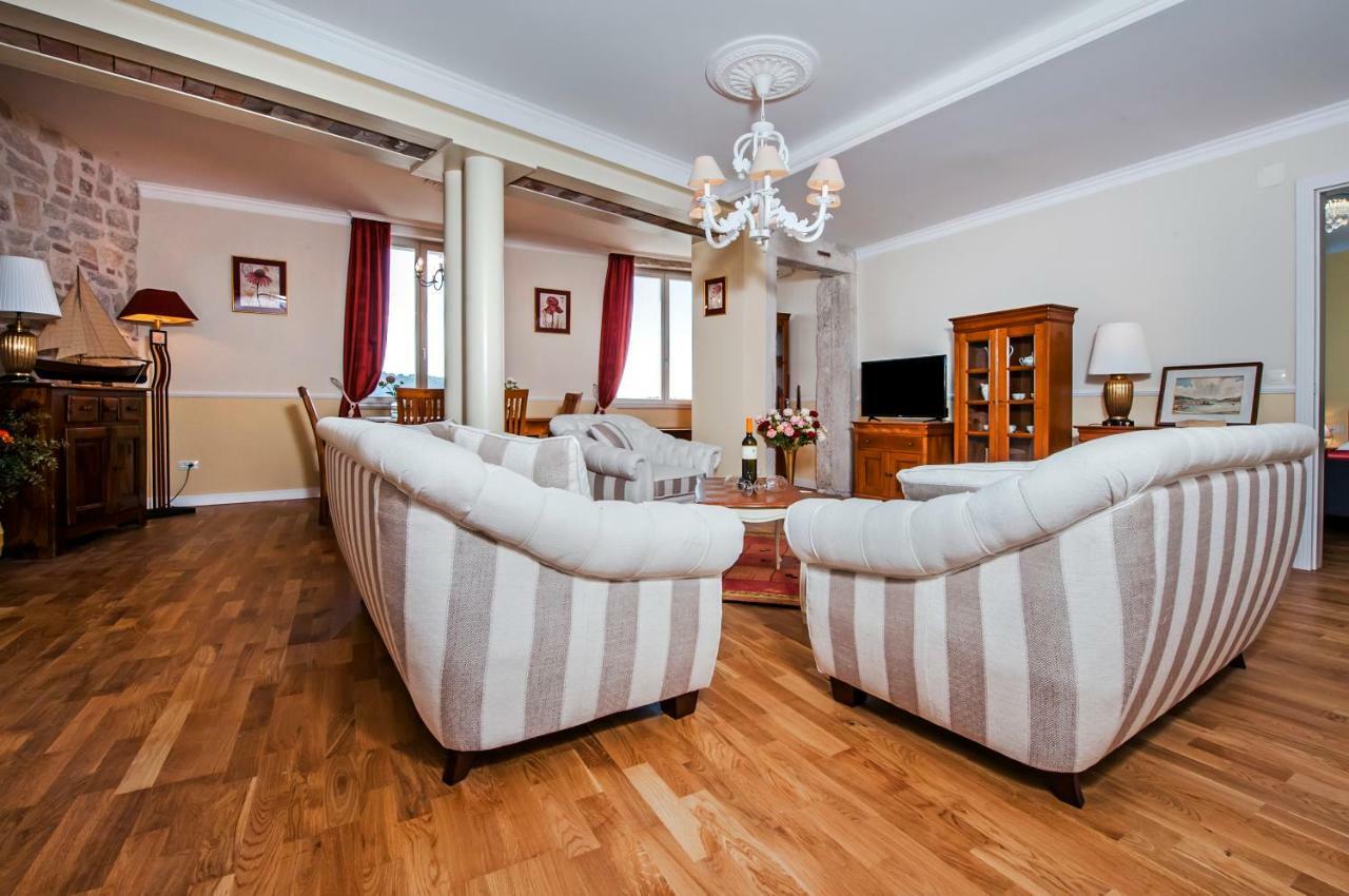 Adriatic Royal Sea View Apartment Ровінь Екстер'єр фото
