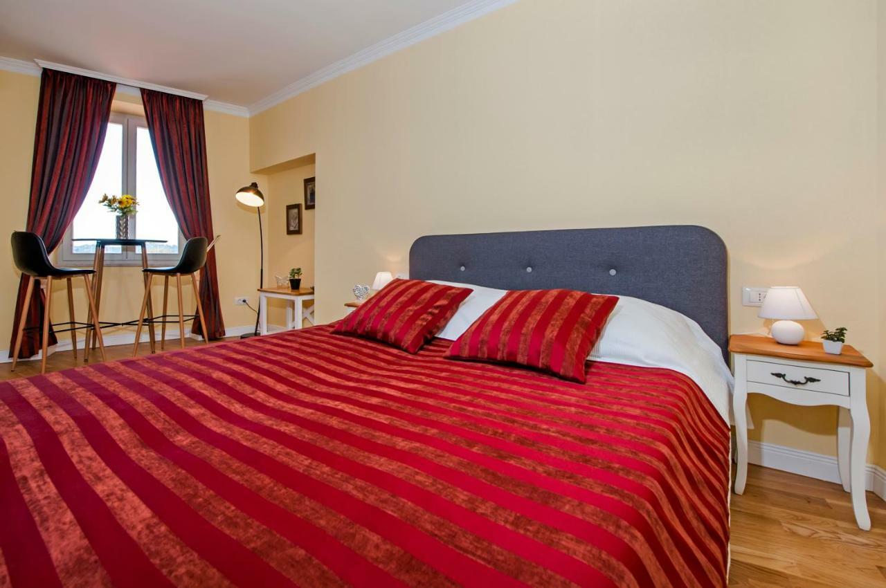 Adriatic Royal Sea View Apartment Ровінь Екстер'єр фото