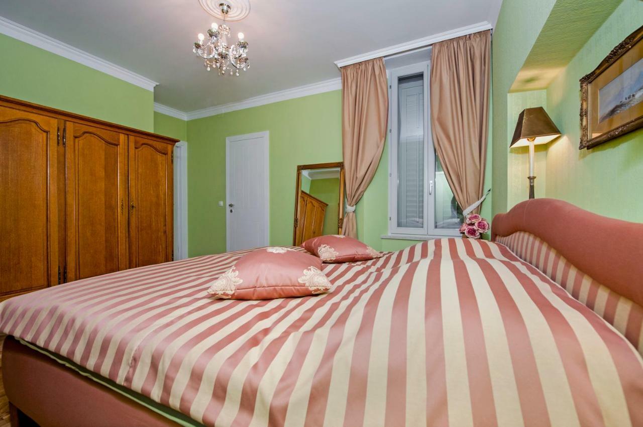 Adriatic Royal Sea View Apartment Ровінь Екстер'єр фото