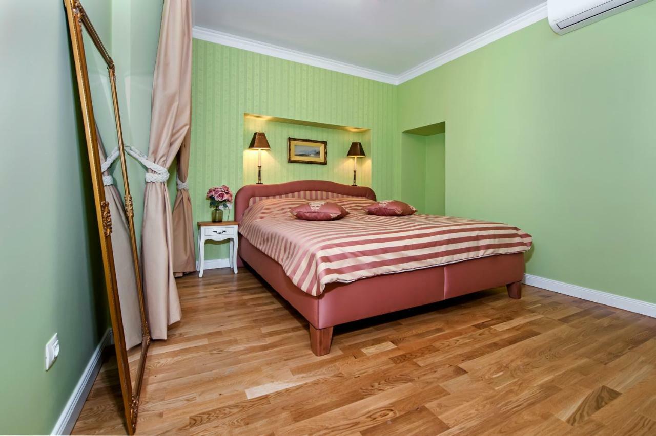Adriatic Royal Sea View Apartment Ровінь Екстер'єр фото